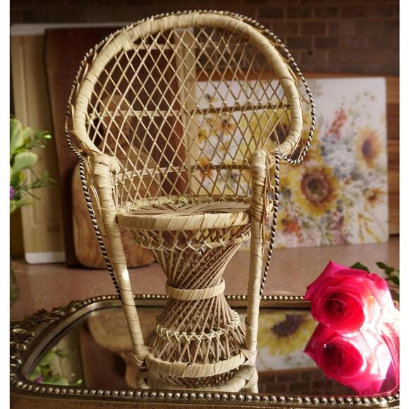 Vintage Wicker Peacock Plant Stand/ Doll Chair - Small - Picture 3 of 7
